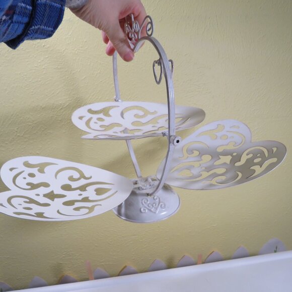 Tiered Tray Metal Heart Centerpiece, Victorian inspired - Picture 13 of 16